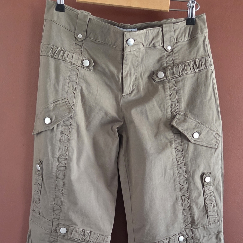 NWOT-  I.AM.GIA khaki cargo pants M low rise